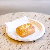 Cheesecake Crumble Bun