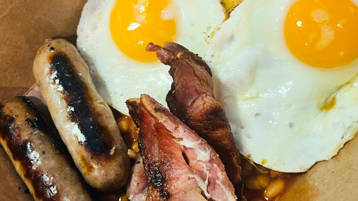 2 Sausages, 2 Rashers of Bacon, 2 Eggs, Toast and Beans