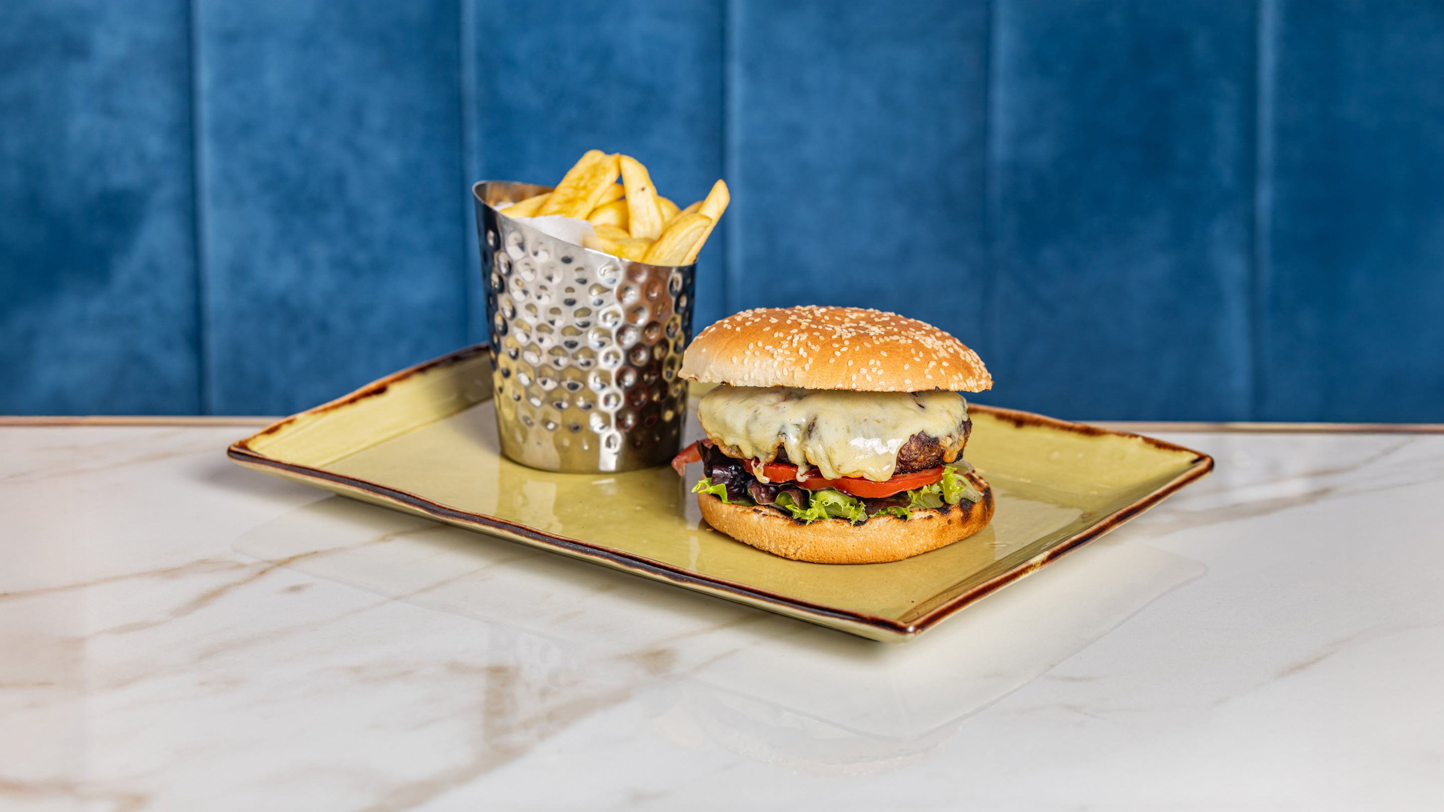 GRILLED BEEF BURGER