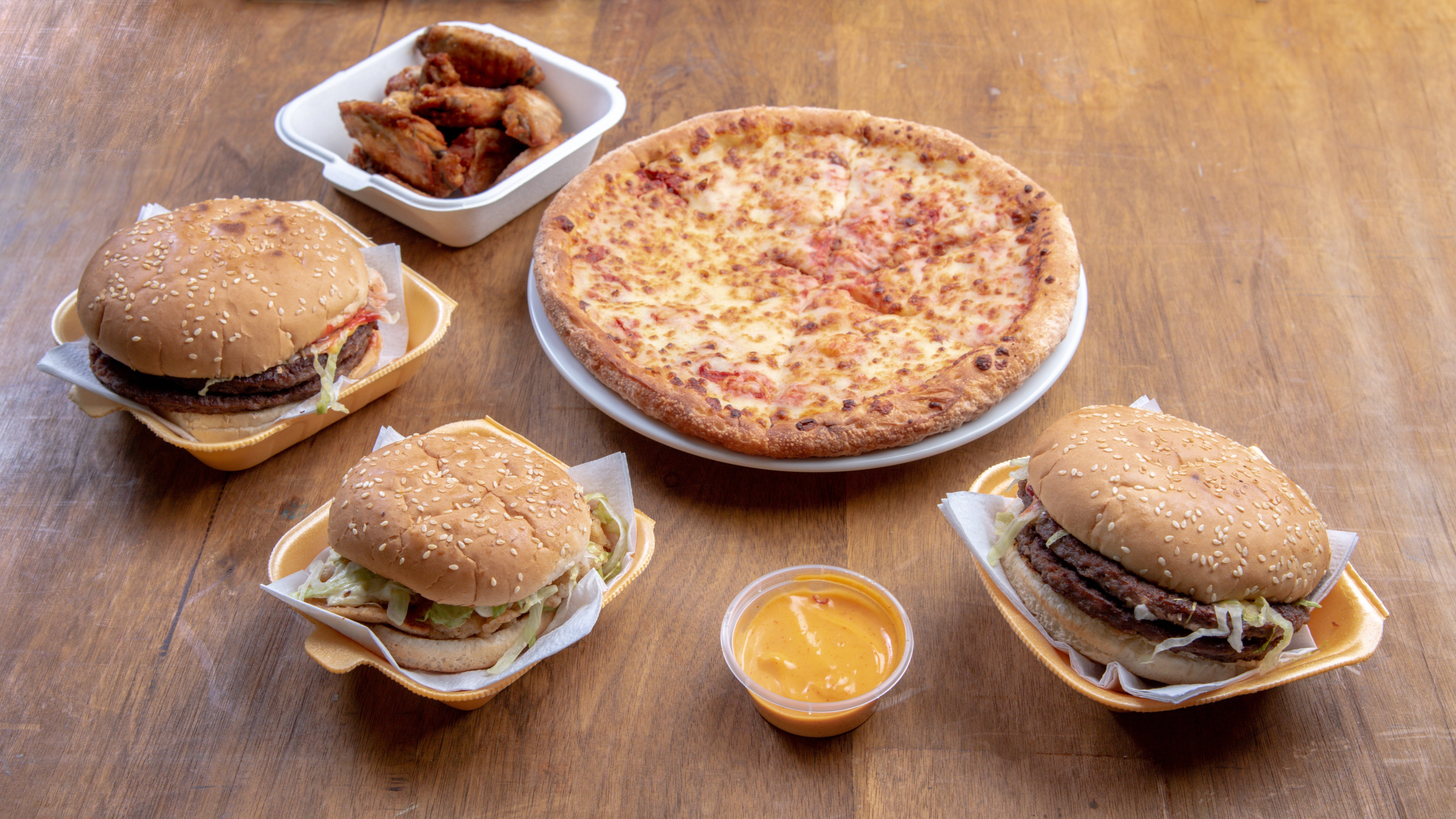 Pizzas R Us