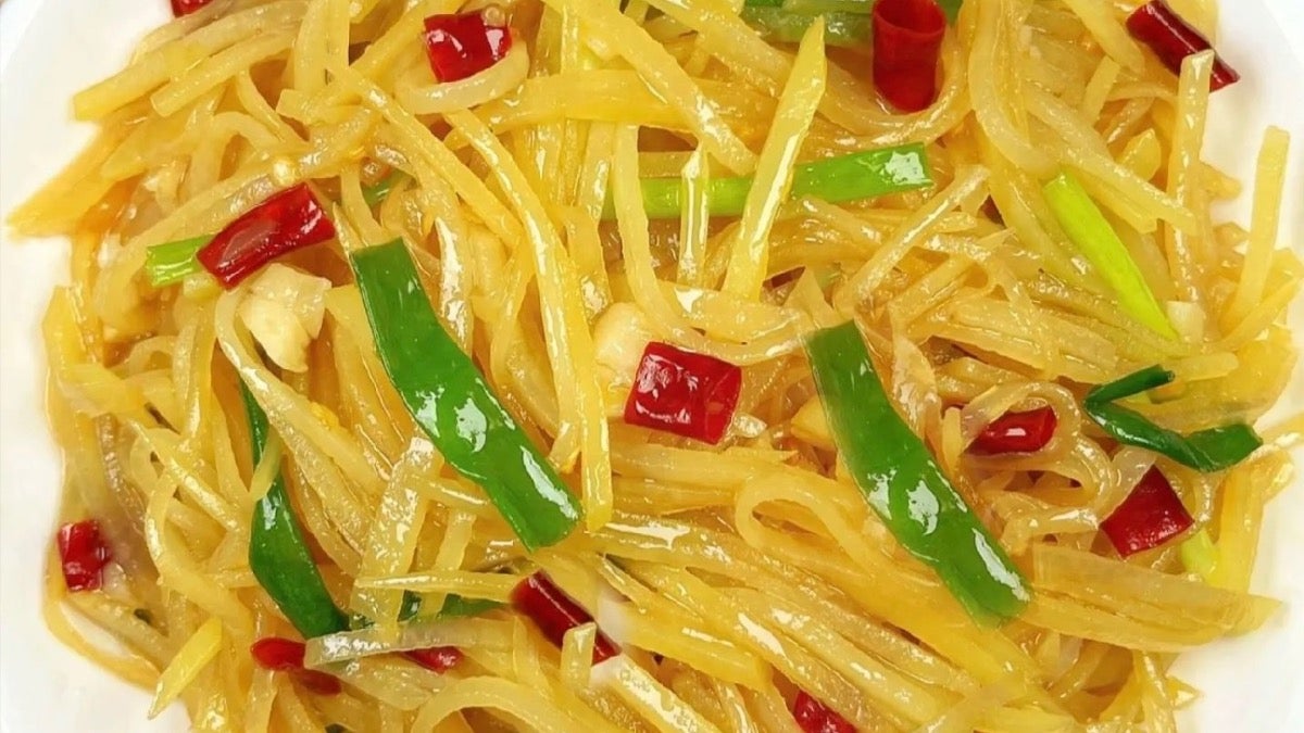 酸辣土豆丝 spicy shredded potato