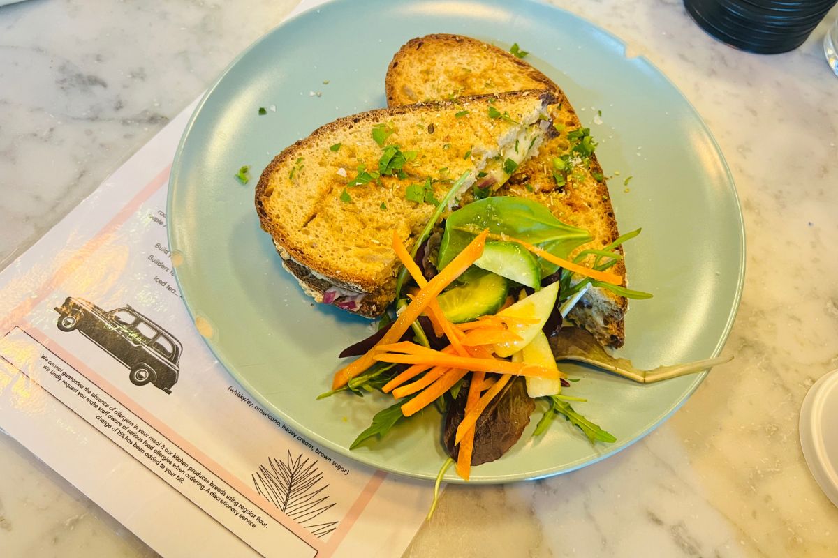 Mozzarella & Pesto Toasted Sandwich