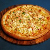 Pollo Alfredo Pizza (Chicken Alfredo)