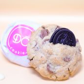 Oreo Stuffed Chocolate Chip Cookie