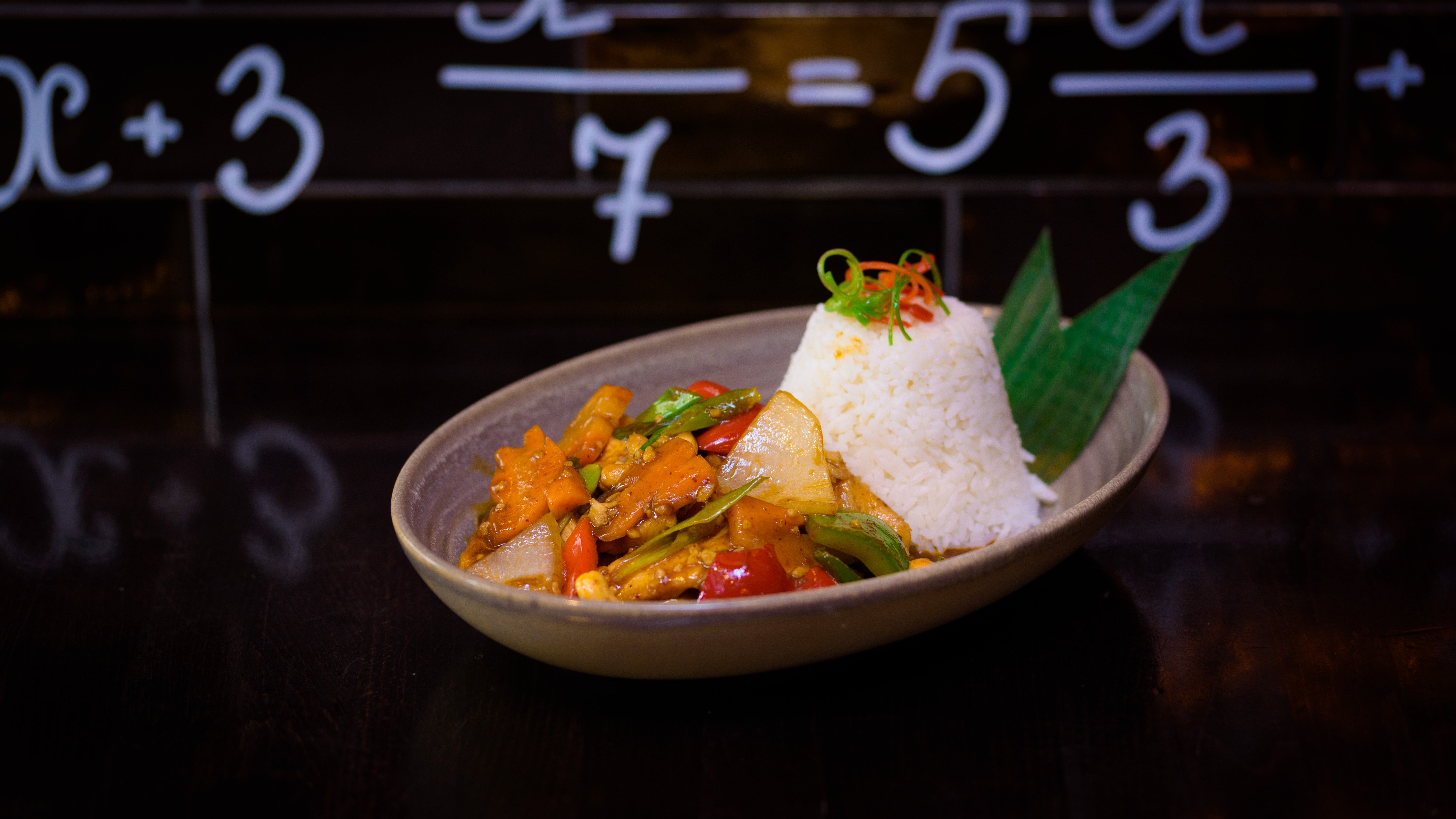 Chicken With Cashew Nut