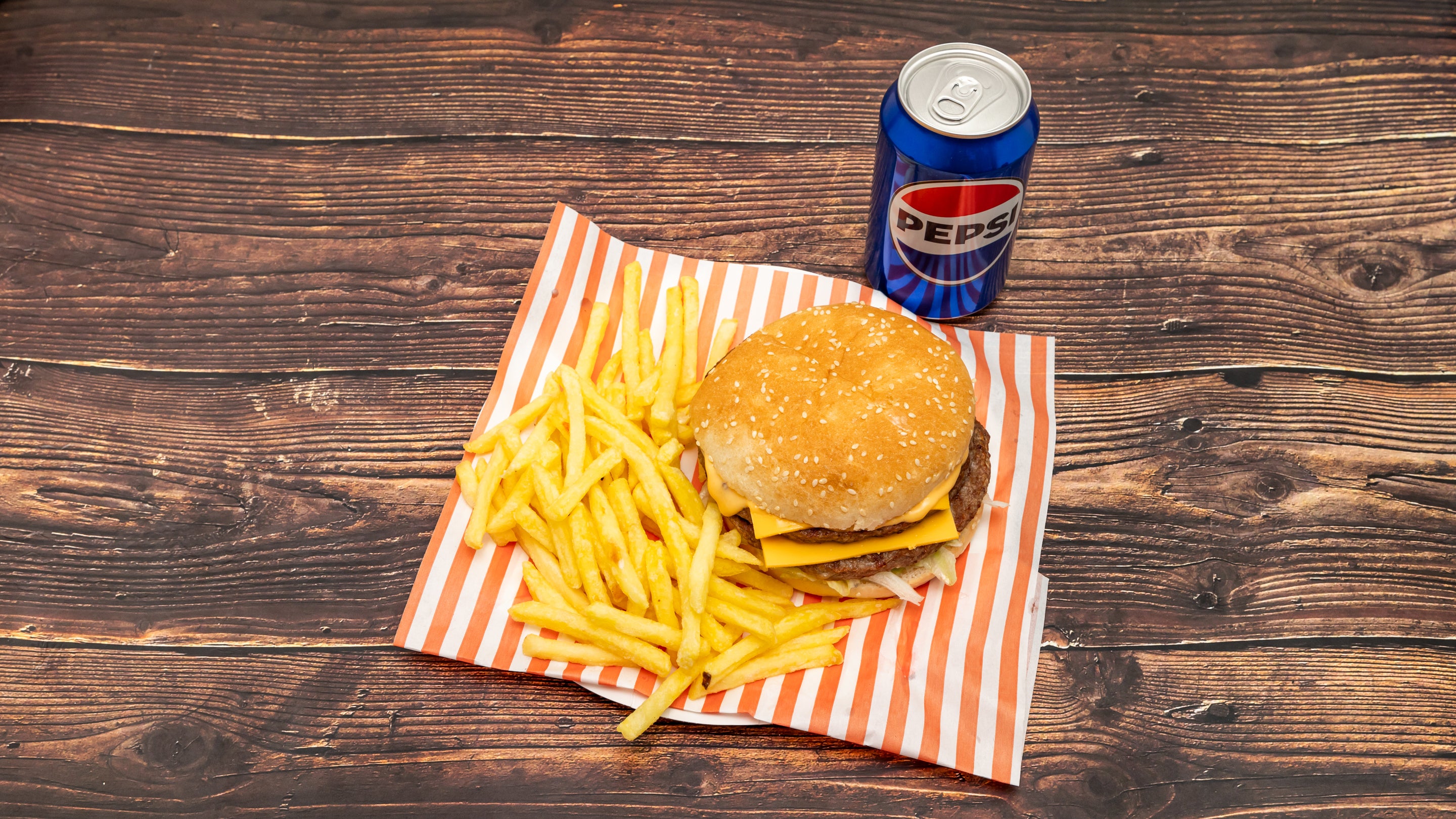 Half Pounder Cheeseburger Meal