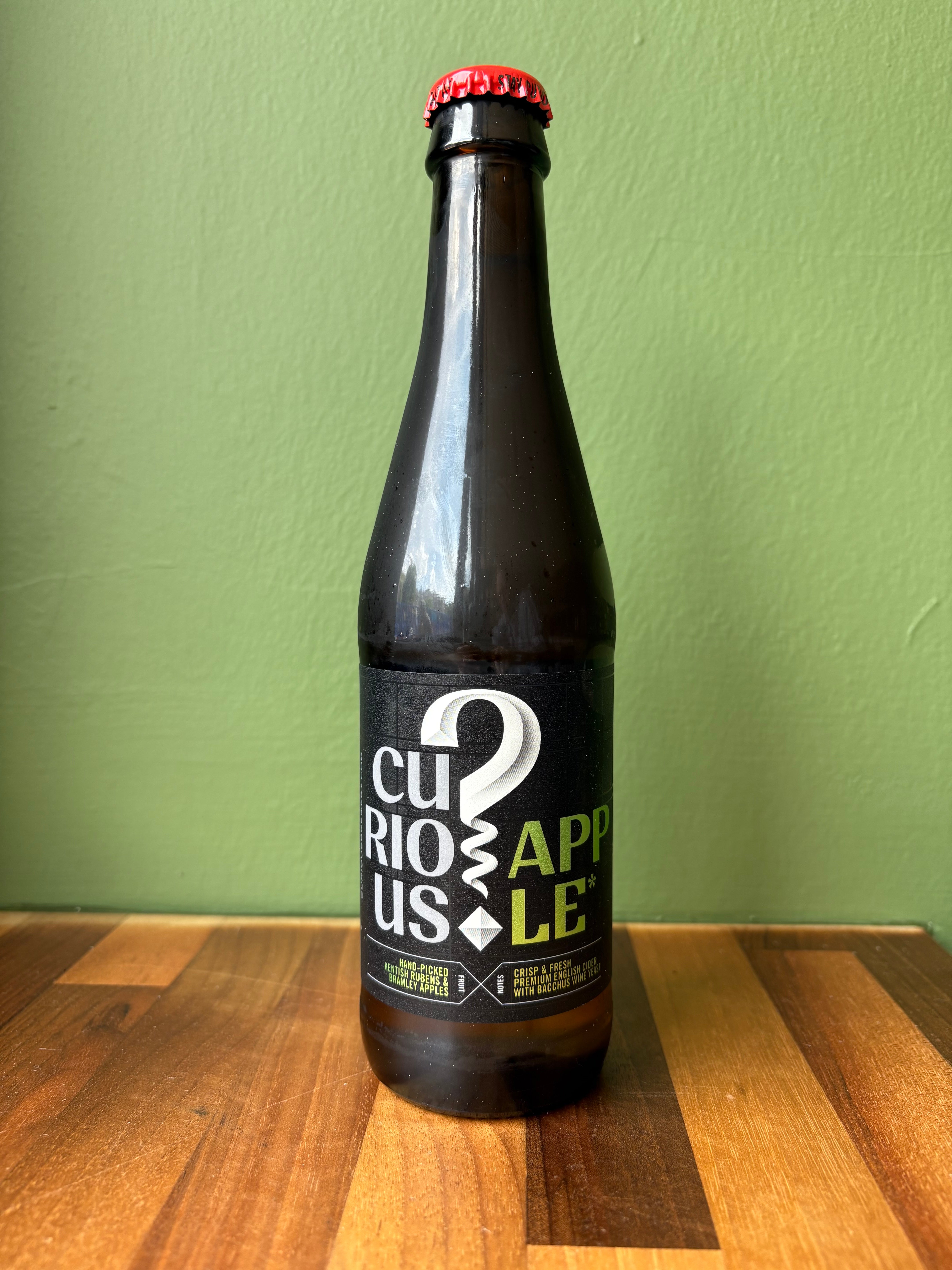 'Curious Apple' Premium English Cider 330ml ABV 5.2%
