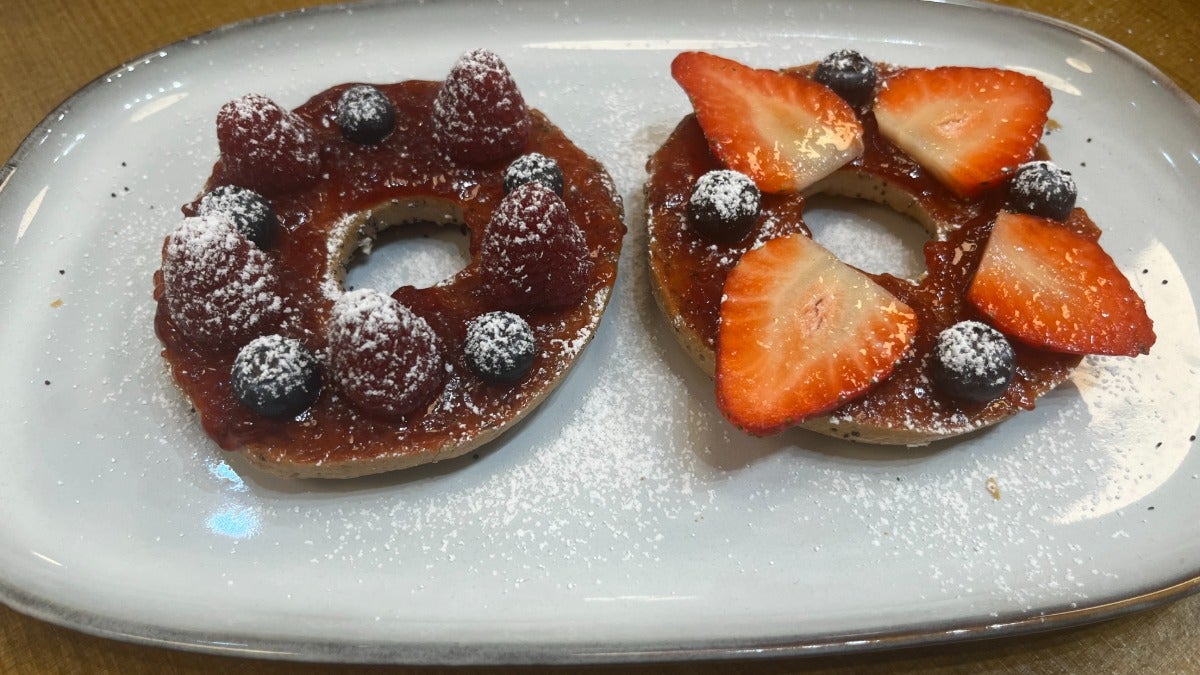Berry and Jam Bagel (vg)