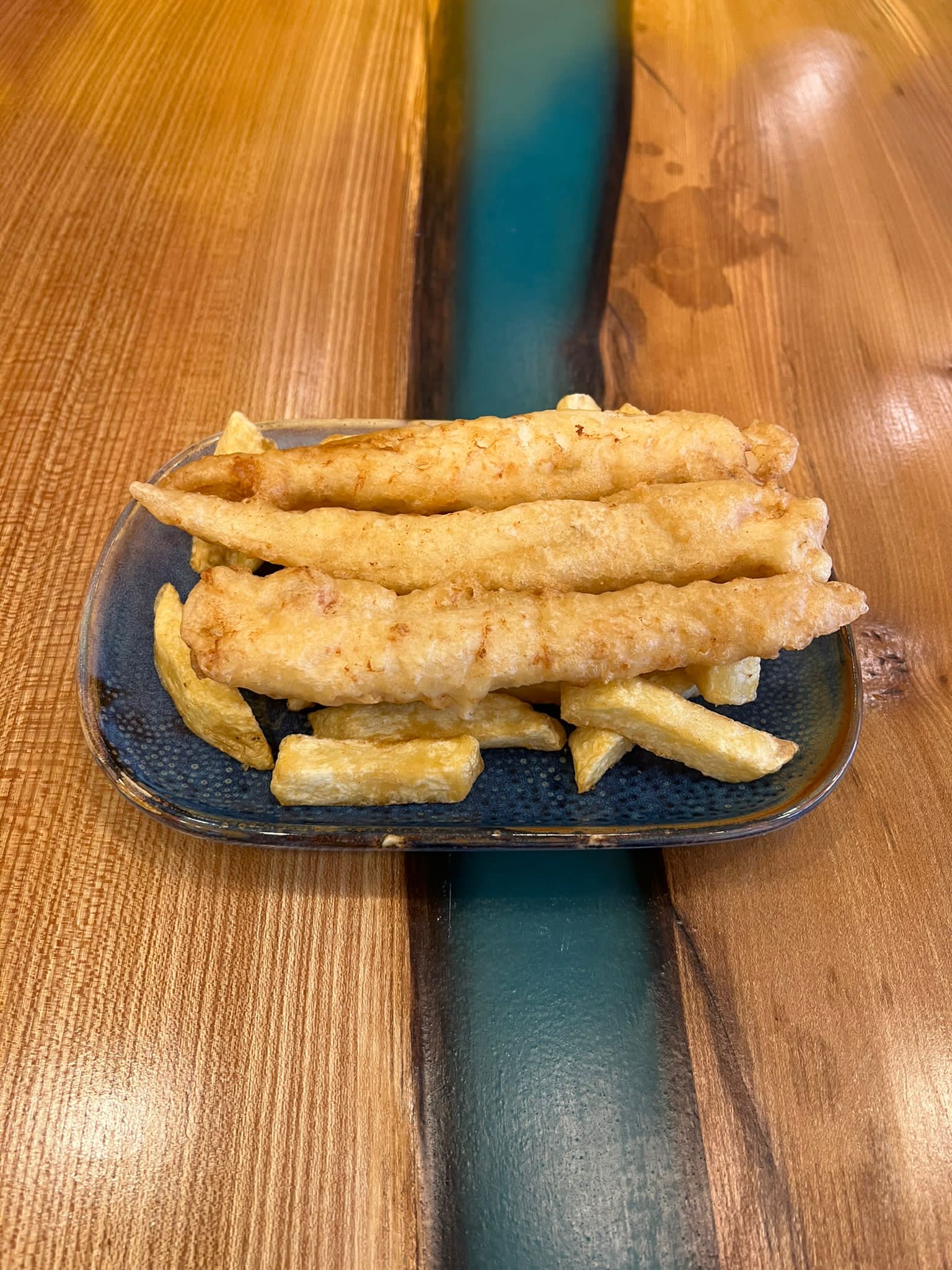 Cod bites ( 3 pieces) and Chips