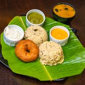 Ghee Pongal Vadai
