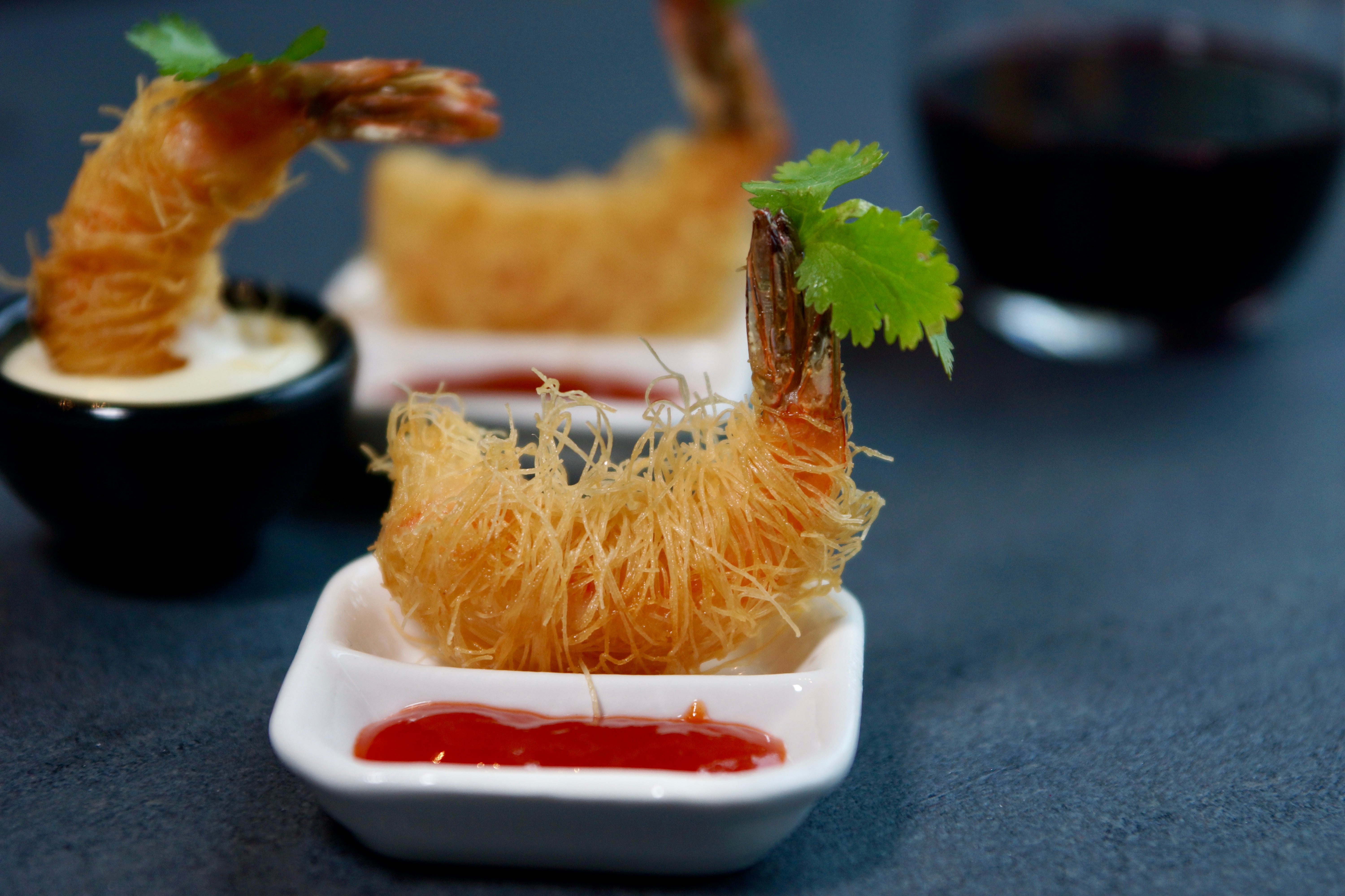 Phoenix King Prawns with Crispy Pastry (鳳美金獅蝦)