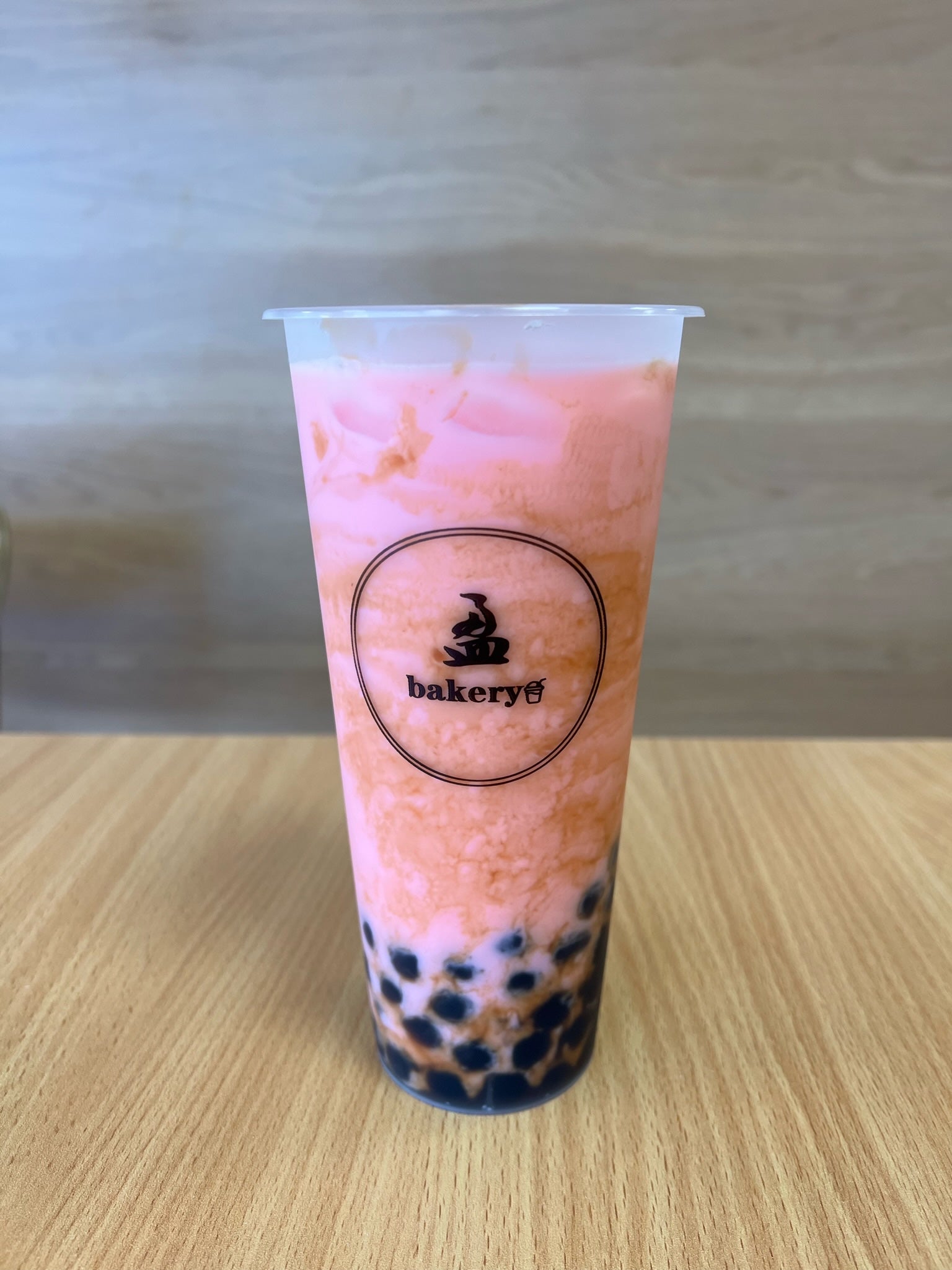 Strawberry Bubble Tea 士多啤梨珍珠奶茶
