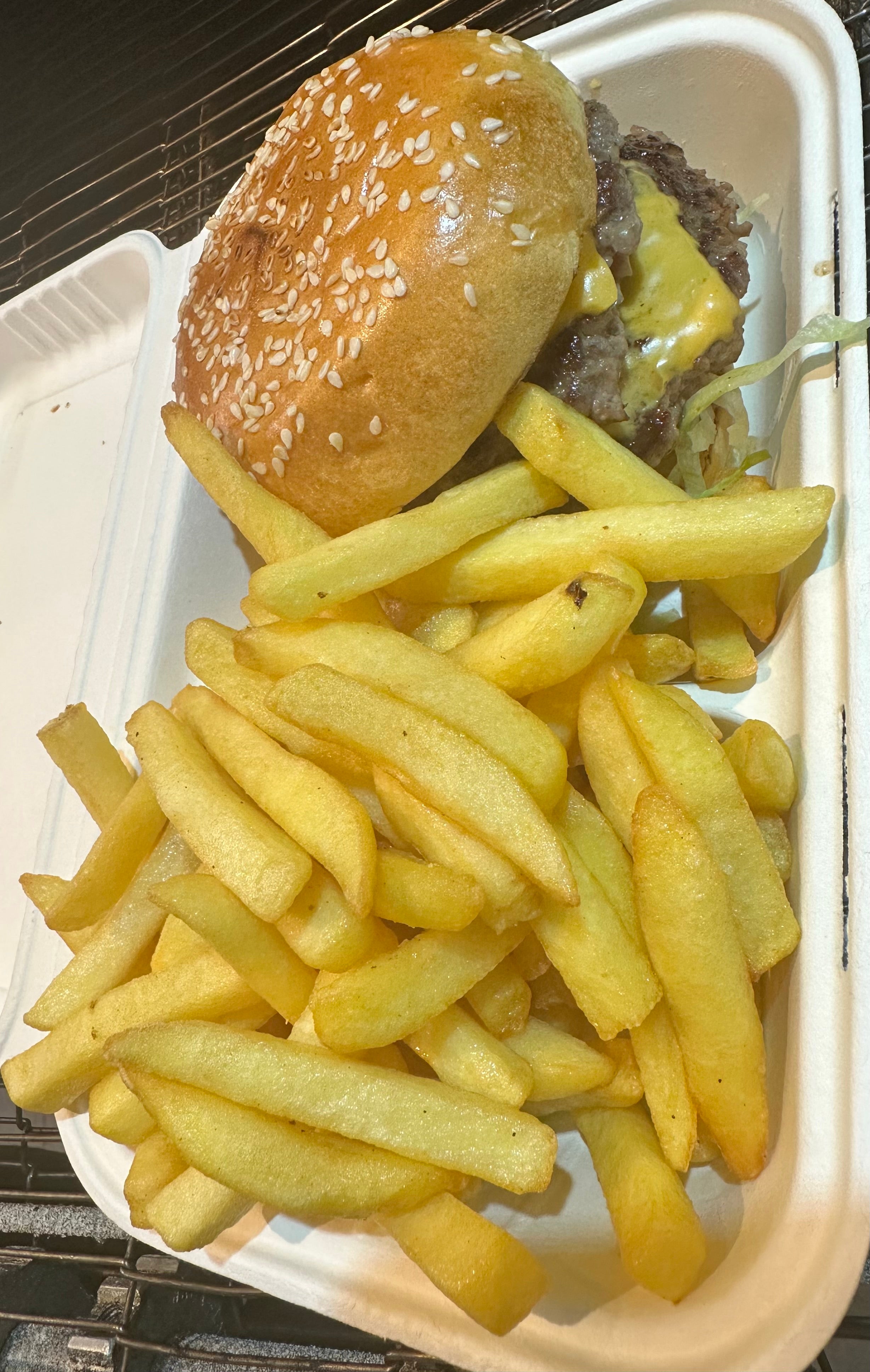 1/2 (double) Smash burger and chips