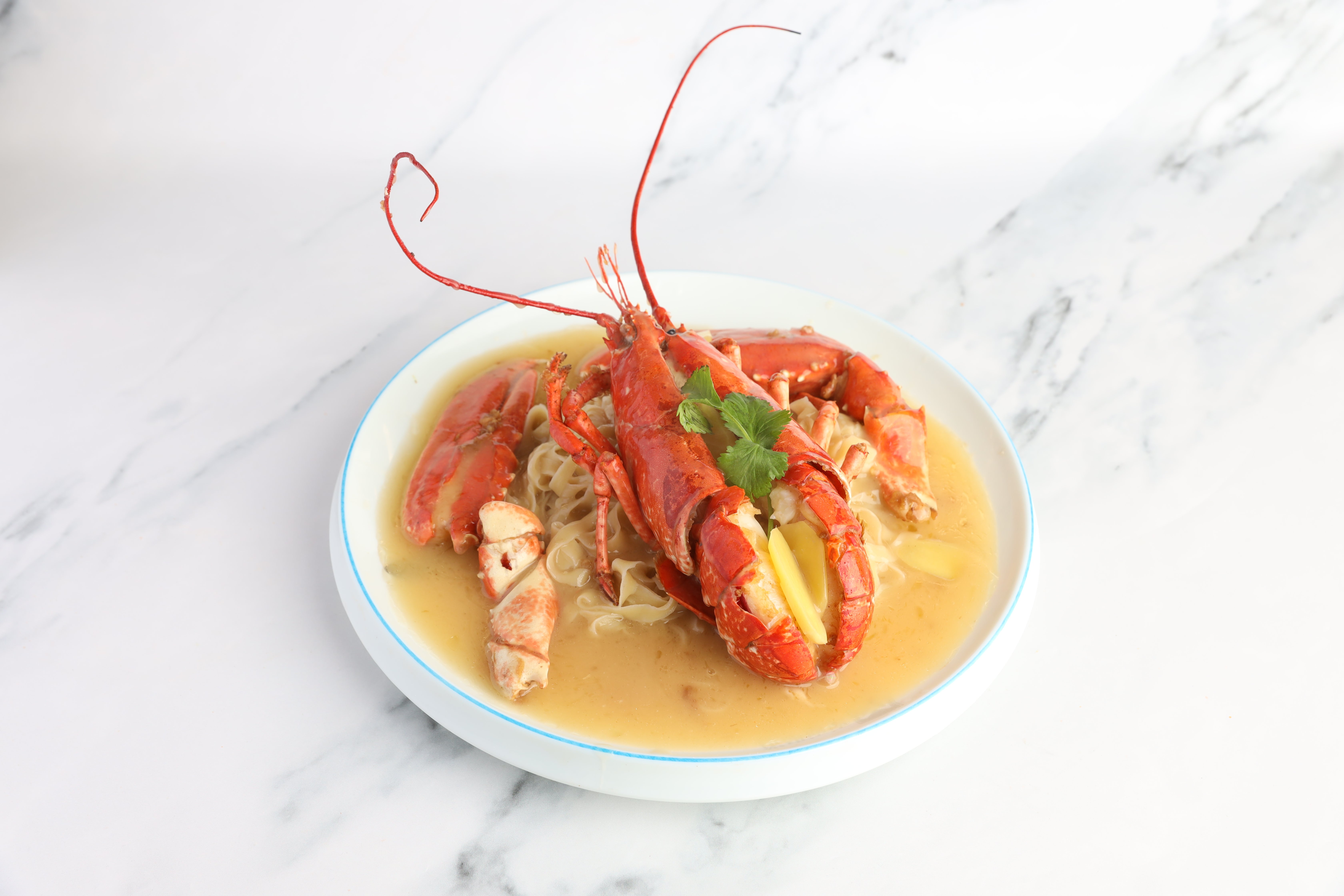 Whole Lobster with Ramen Noodles 原只龙虾拉面