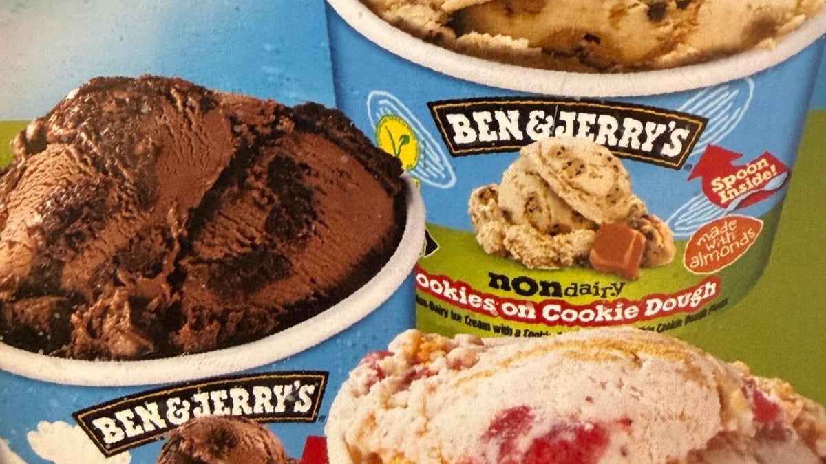 Ben & Jerry's Strawberry Cheesecake Ice Cream (100ml)