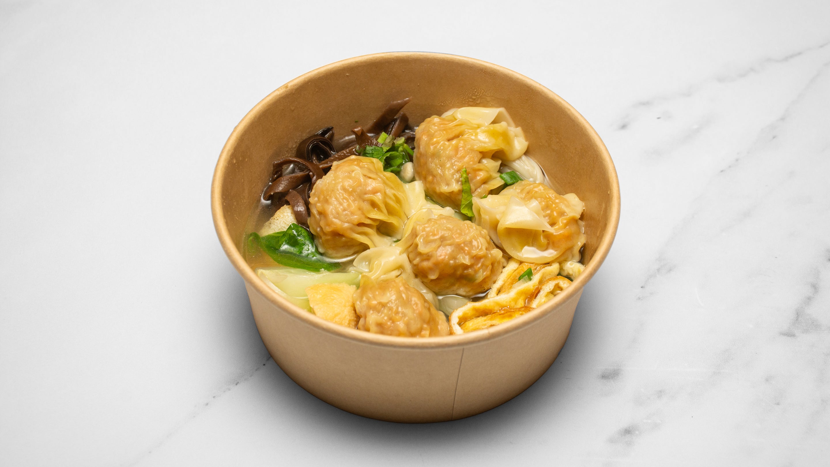 Clay Pot Signature Fish Roe, Shrimp & Pork Wontons (5 /10pcs) + Choice of Toppings招牌鱼籽鲜虾猪肉馄饨砂锅 5粒＋自选配菜