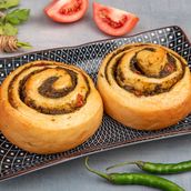 Baked Tomato Chutney Roll