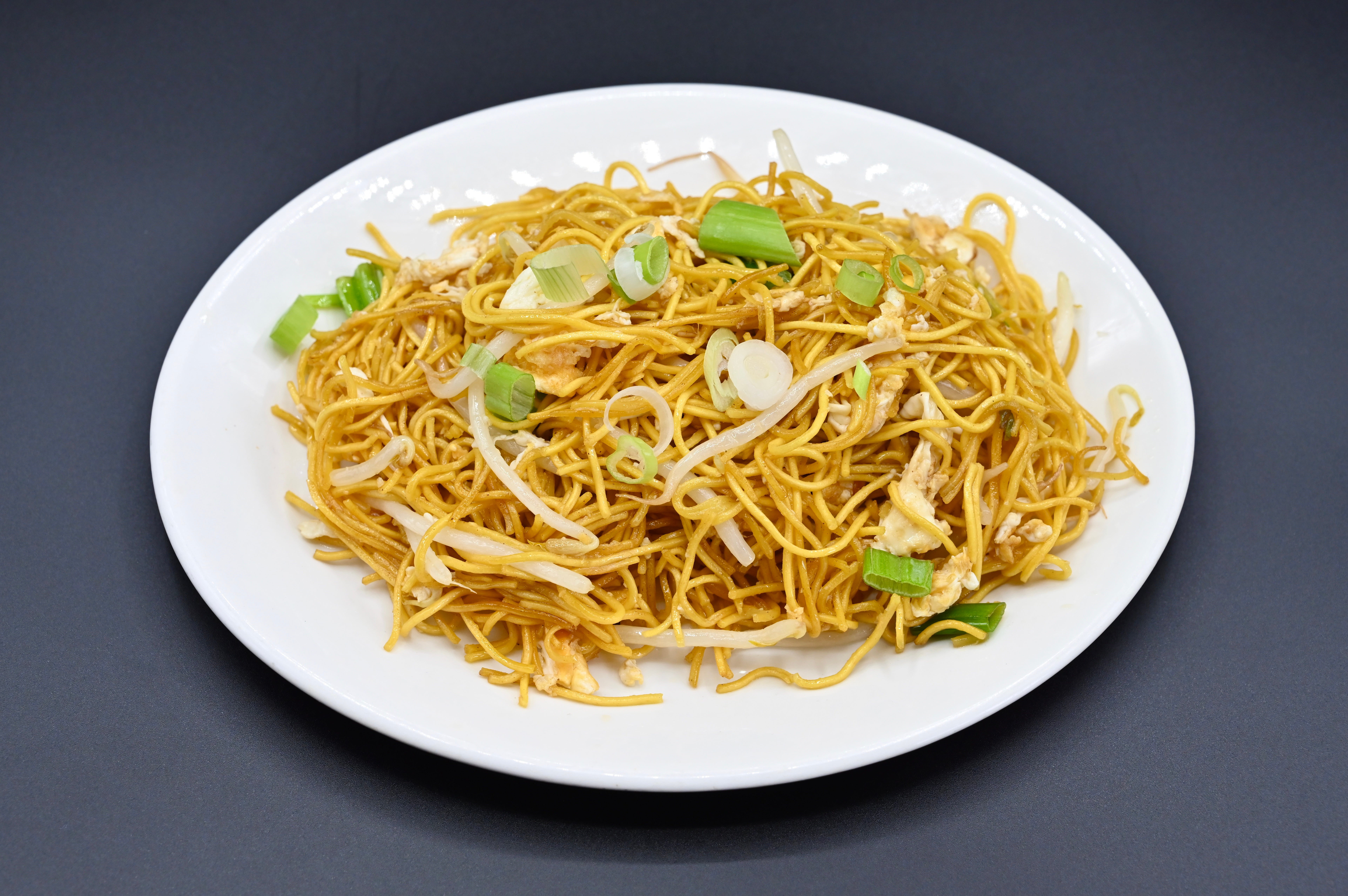 D 59 Stir Fried Yellow Egg Noodles with Bean Sprouts