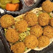 8 pieces Falafel dish with vegetable