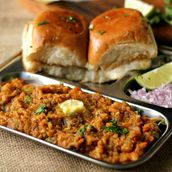 Pav Bhaaji (Served with 2 Pav)