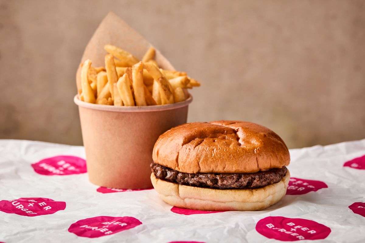 KIDS BURGER + FRIES