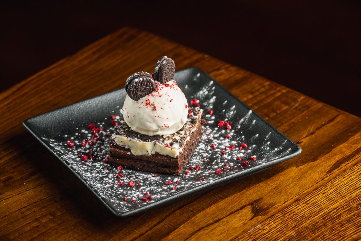 COOKIES AND CREAM BROWNIE (V) (N)