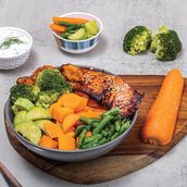 Salmon Teriyaki Grilled Salad - 498 kcal