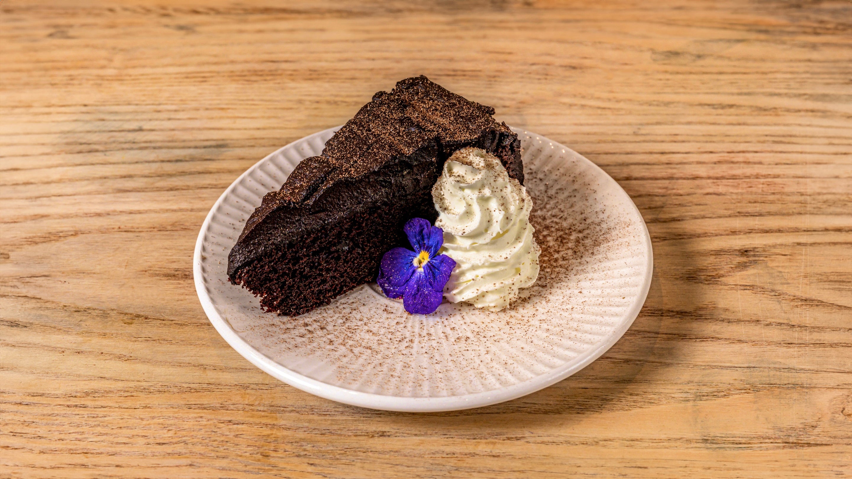 Vegan chocolate fudge cake