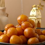 Plain Luqaimat