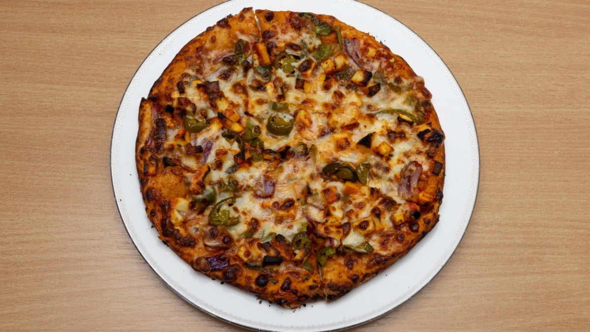 Chilli Paneer Pizza