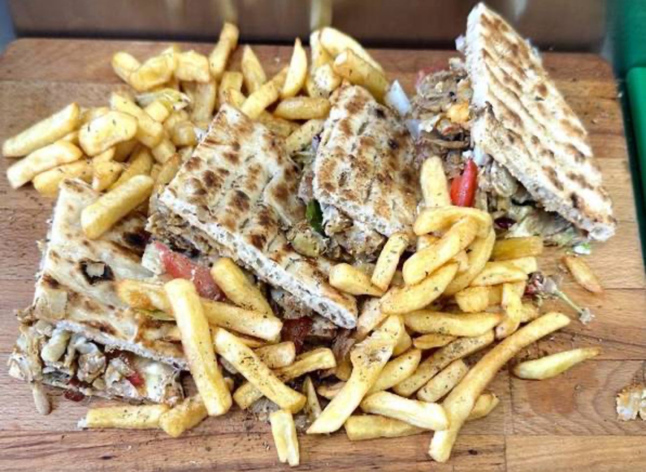 Chicken Gyros Club (Skepasti)