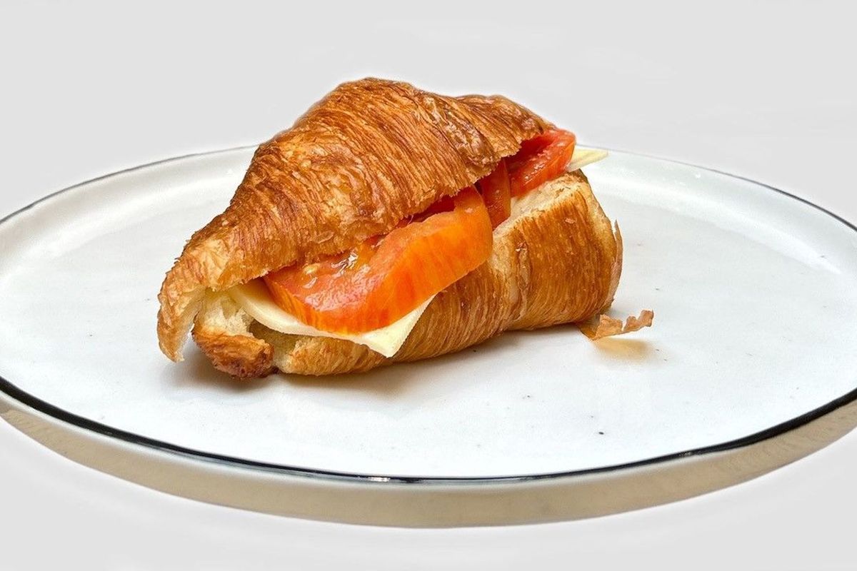 Cheese & Tomato Croissant