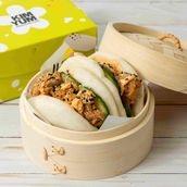 Crispy Chicken Bao