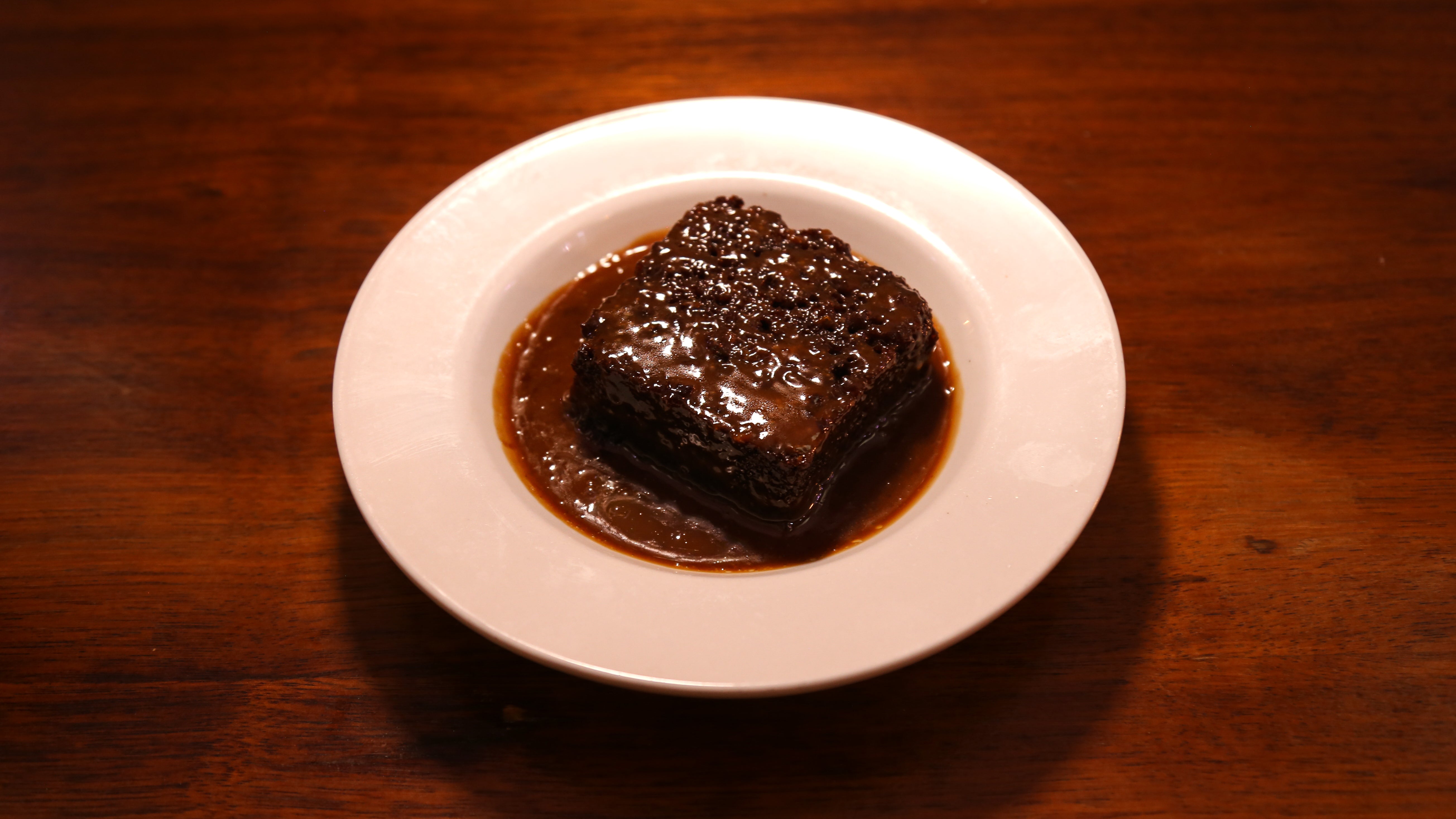 Sticky Toffee Pudding (V)