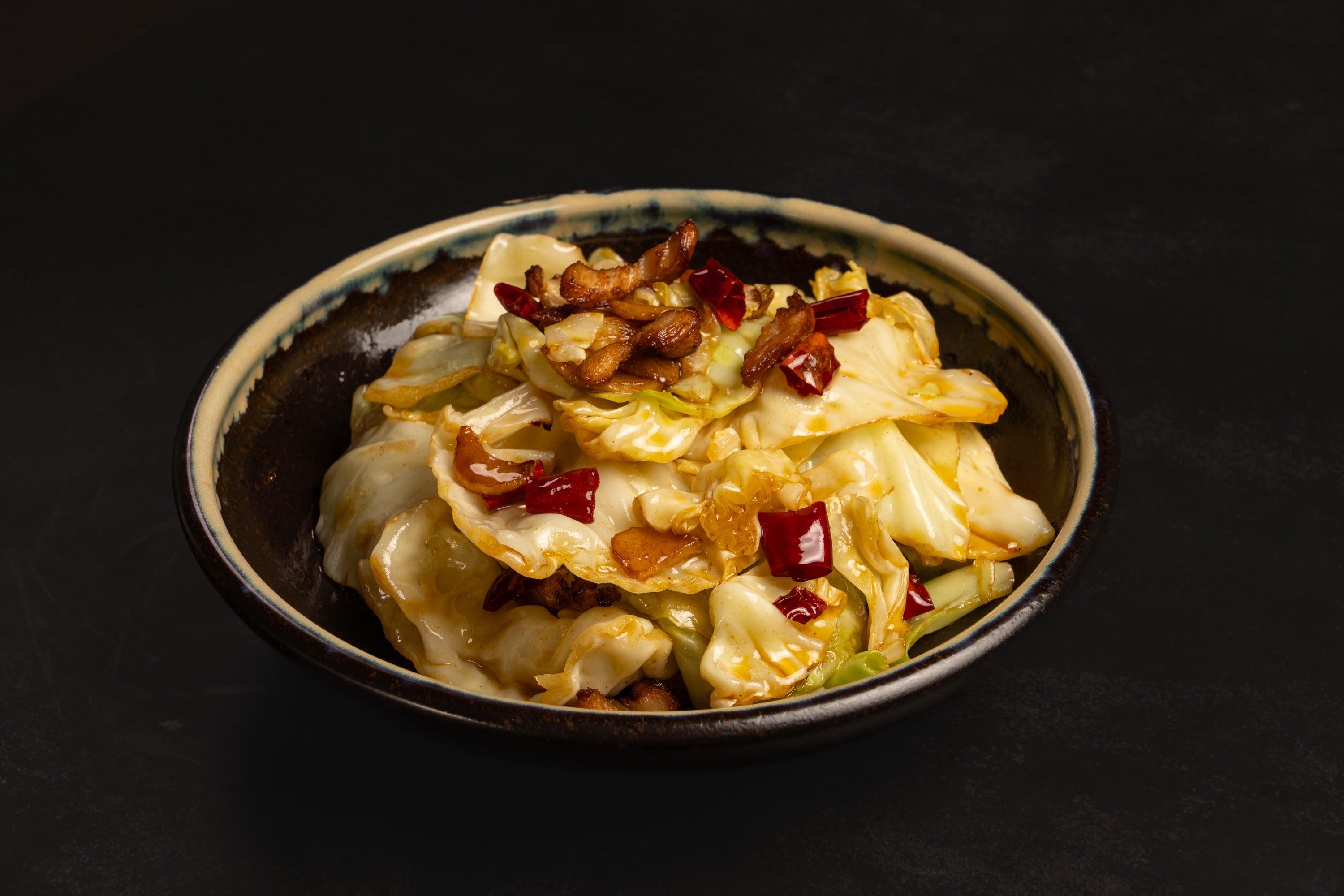 Crunchy Pork Cracklings and Tender Cabbage in A Savoury Stir-Fry 手撕猪油渣包菜
