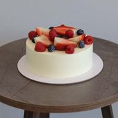 Berry Topped Cake