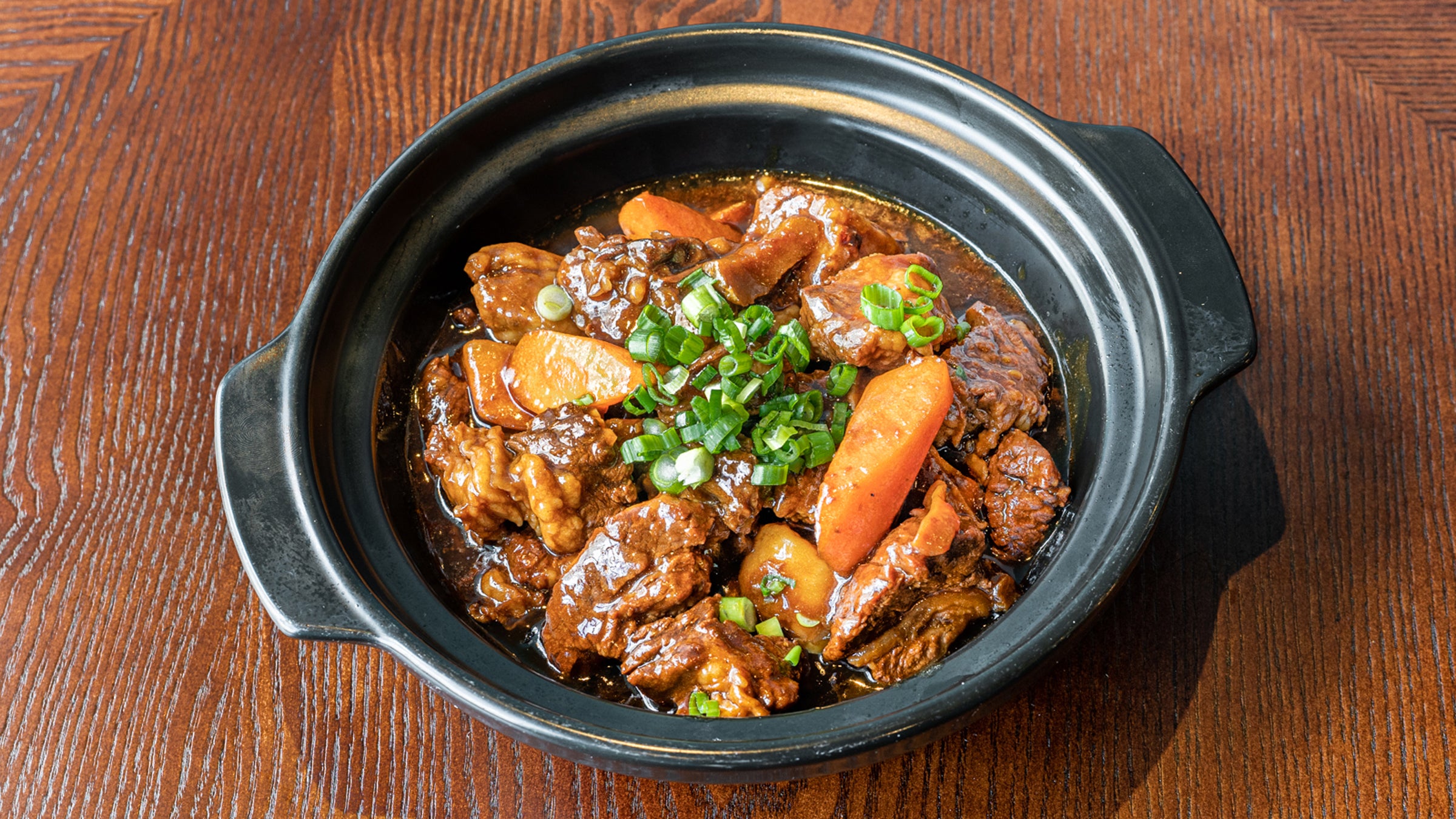 红烧牛腩煲Braised Beef in Soy Sauce
