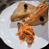 Halloumi toast with potatoes