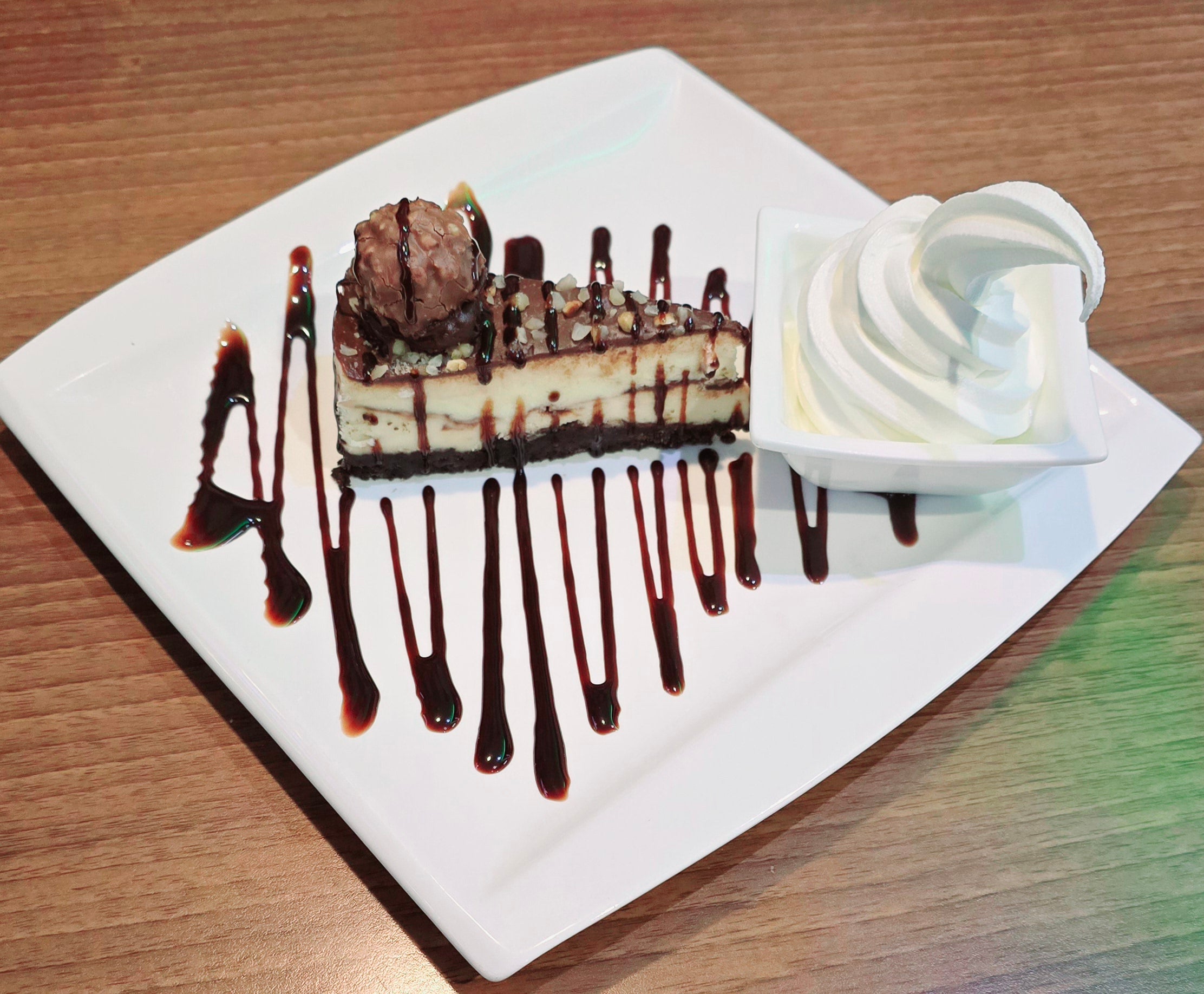 Ferrero Rocher Cheesecake