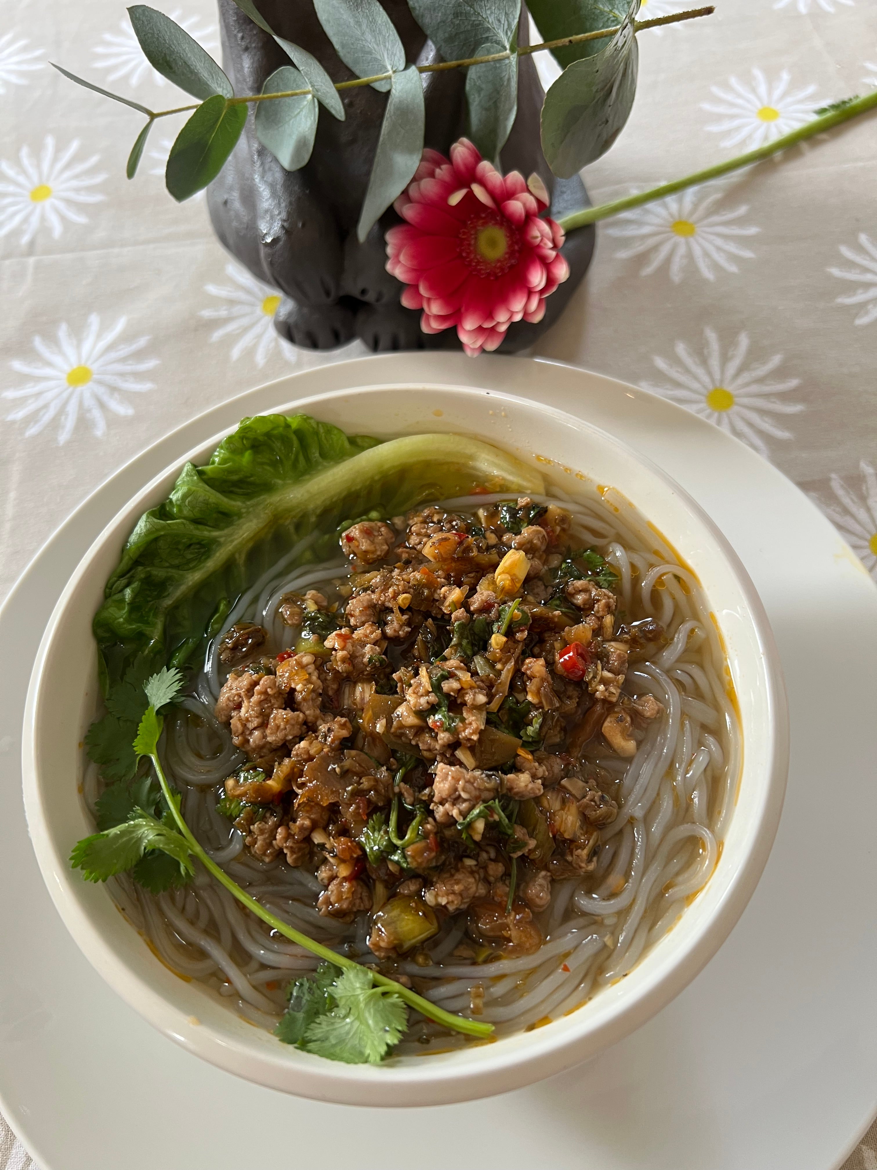Spicy & Sour Noodles in Soup 酸辣粉