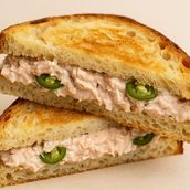 Spicy tuna sandwich 
