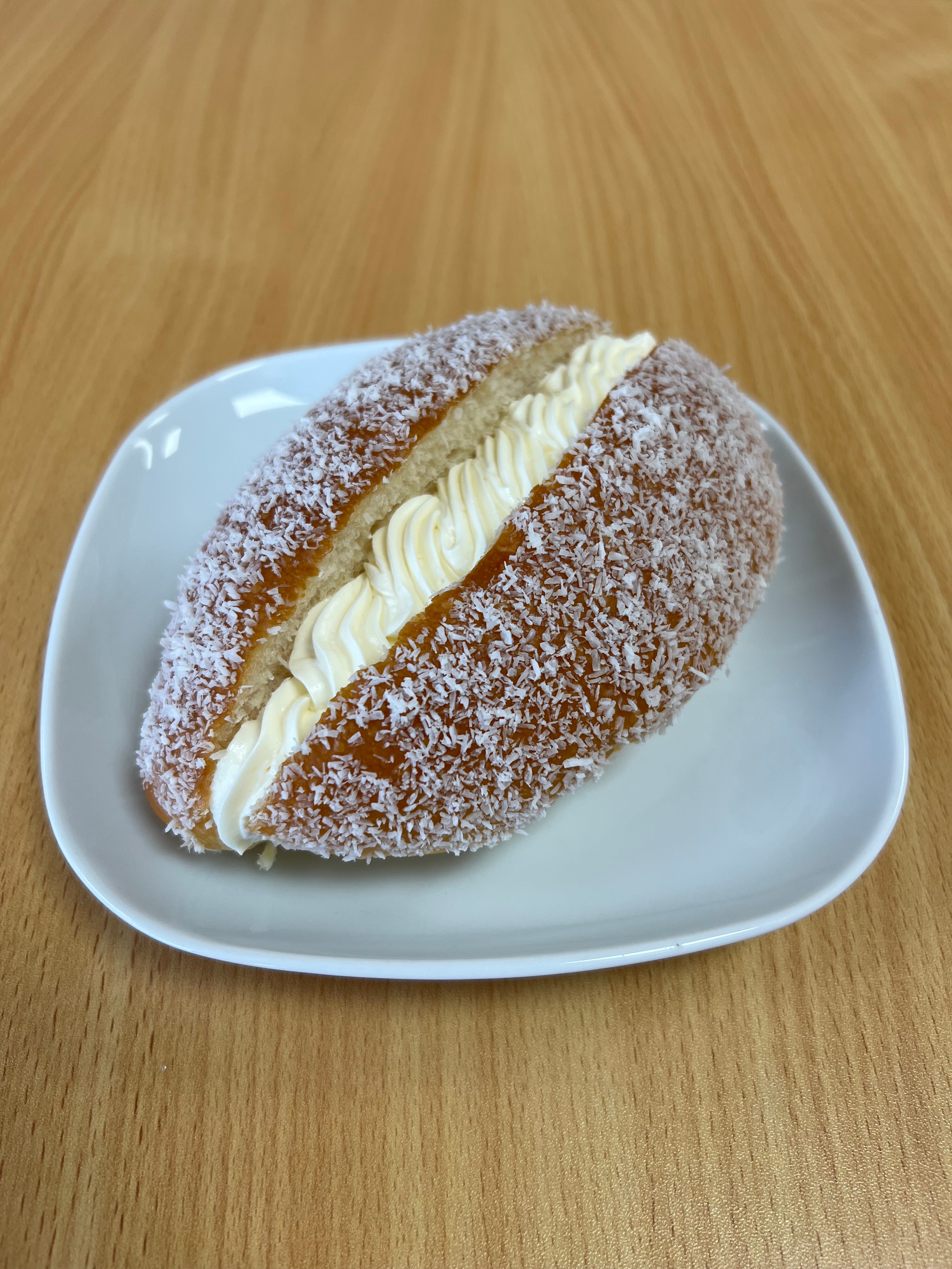 Cream Bun 椰絲奶油包