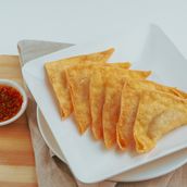 Deep Fried Chicken And Vegetables Wontons