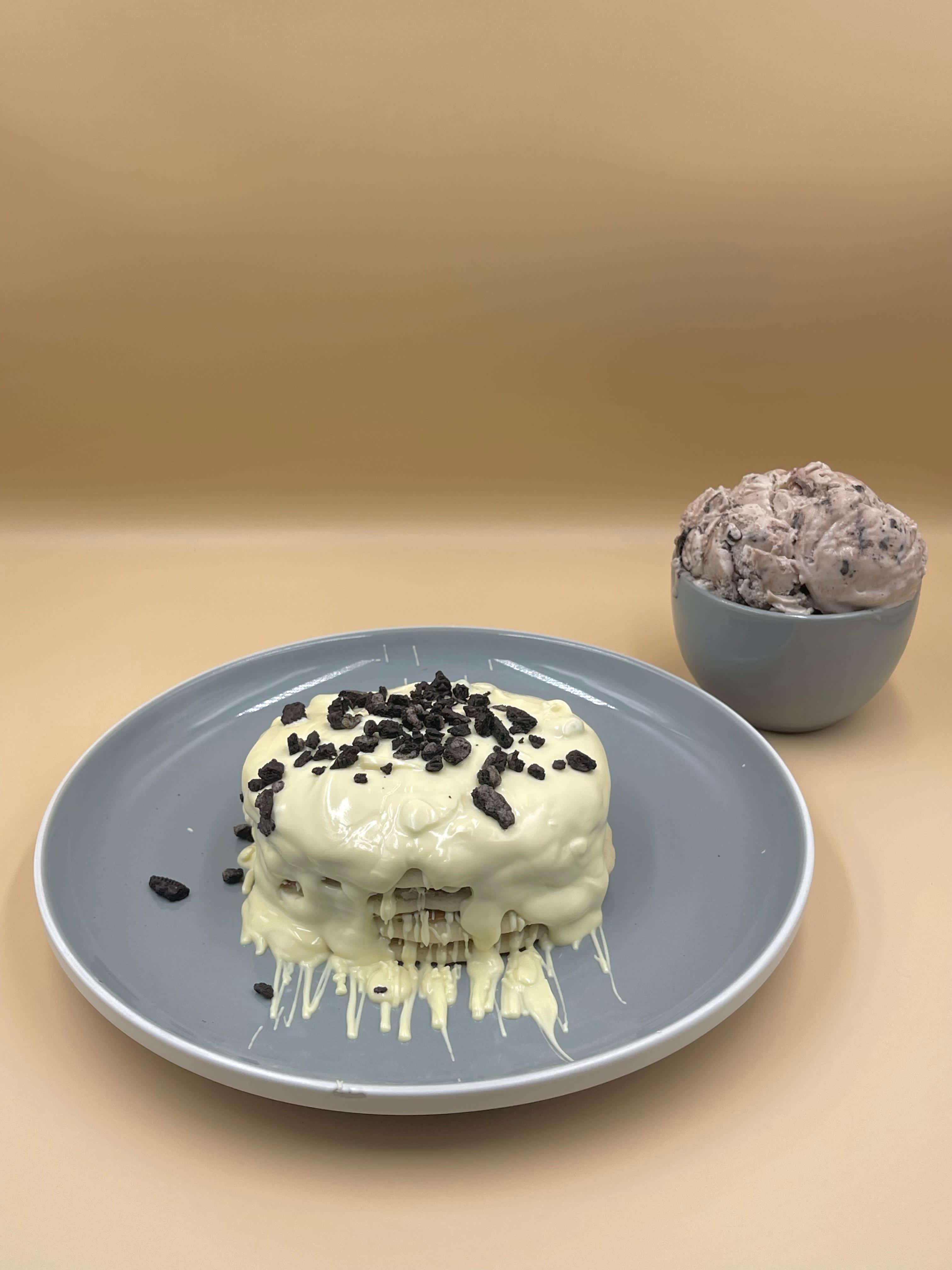 White chocolate cookie crumble pancakes
