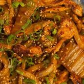 Kimchi hot noodles with chicken