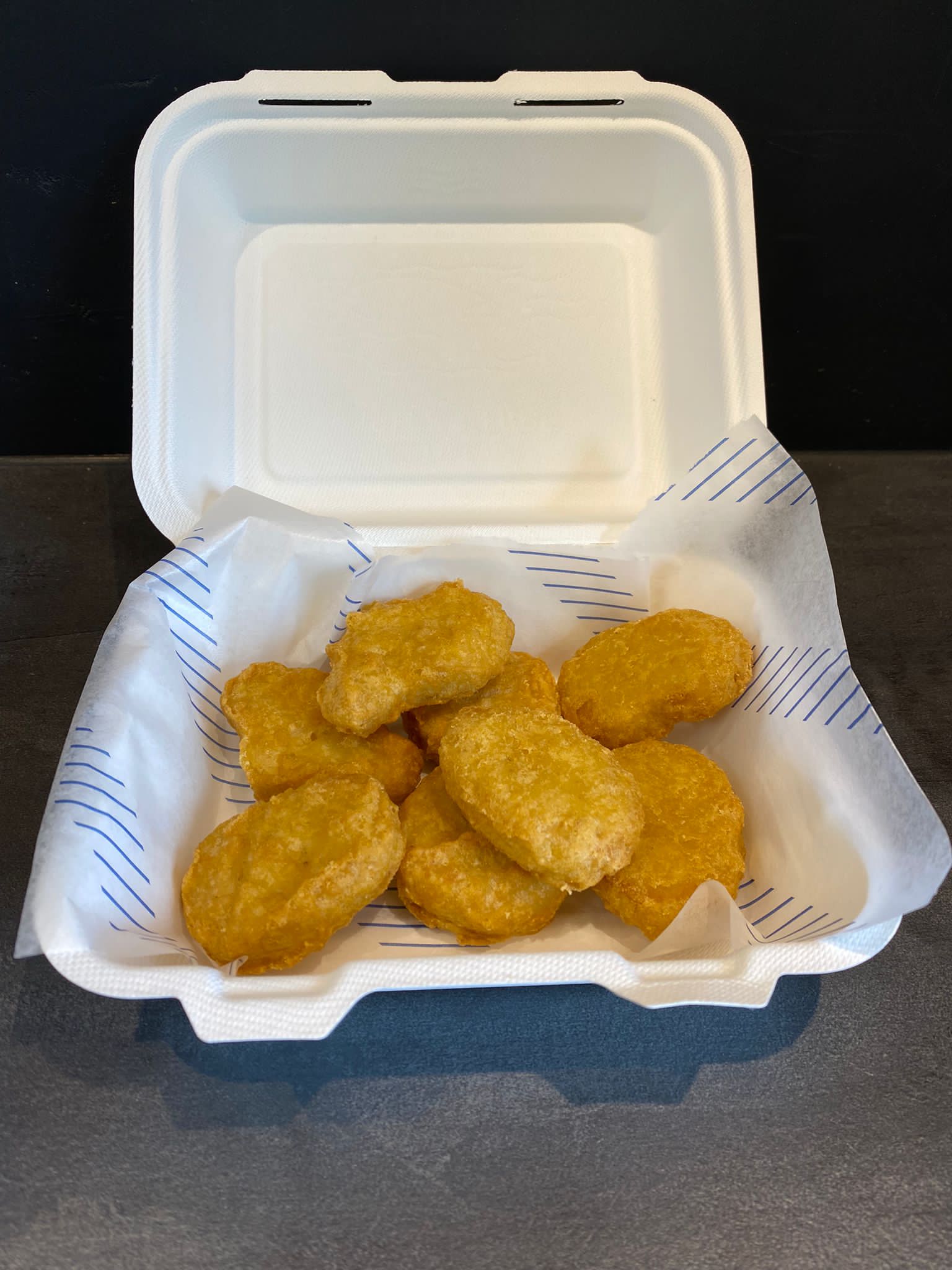 Chicken nuggets x8