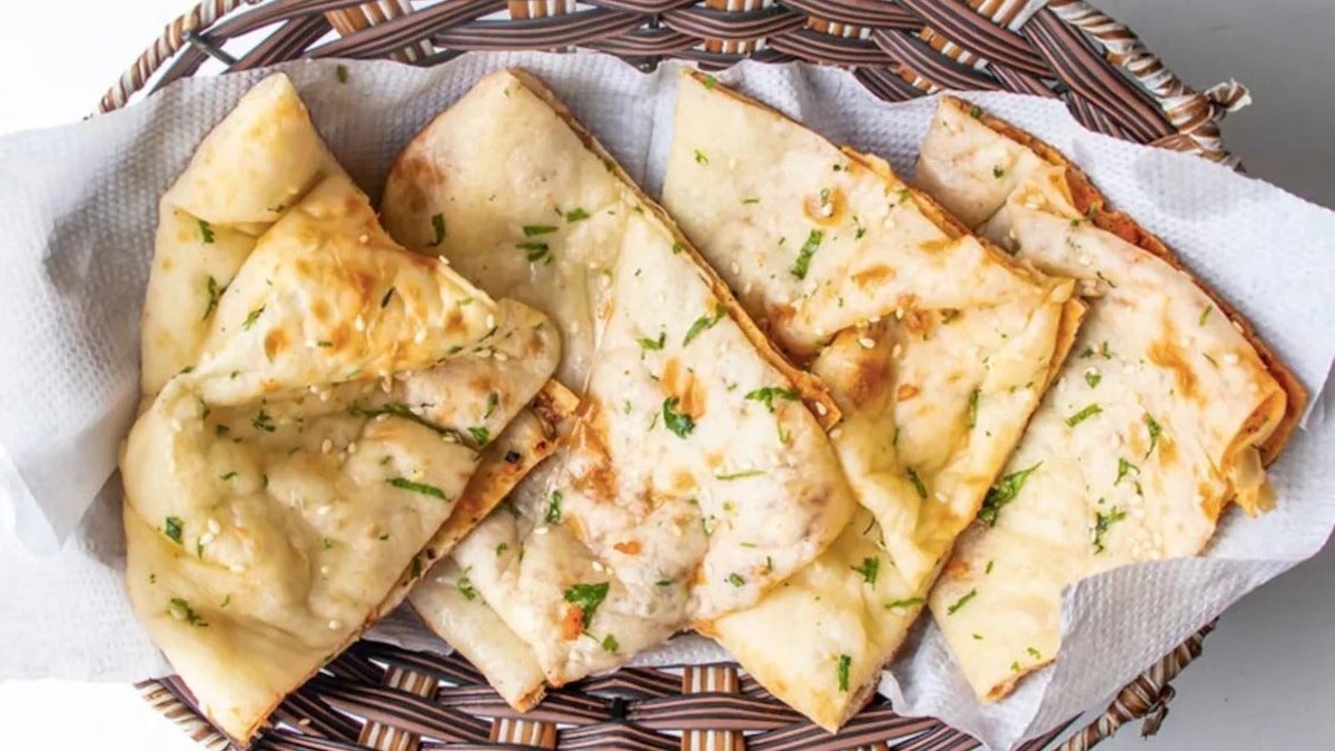 Chilli & Gralic Naan