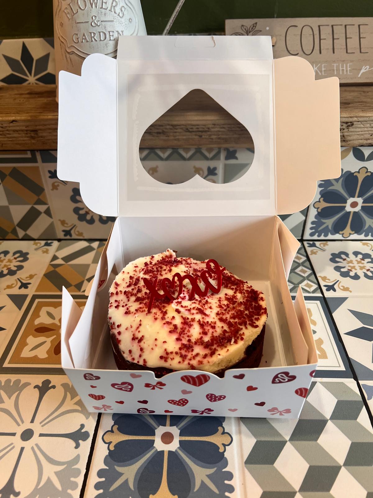 Red velvet san valentine's cake