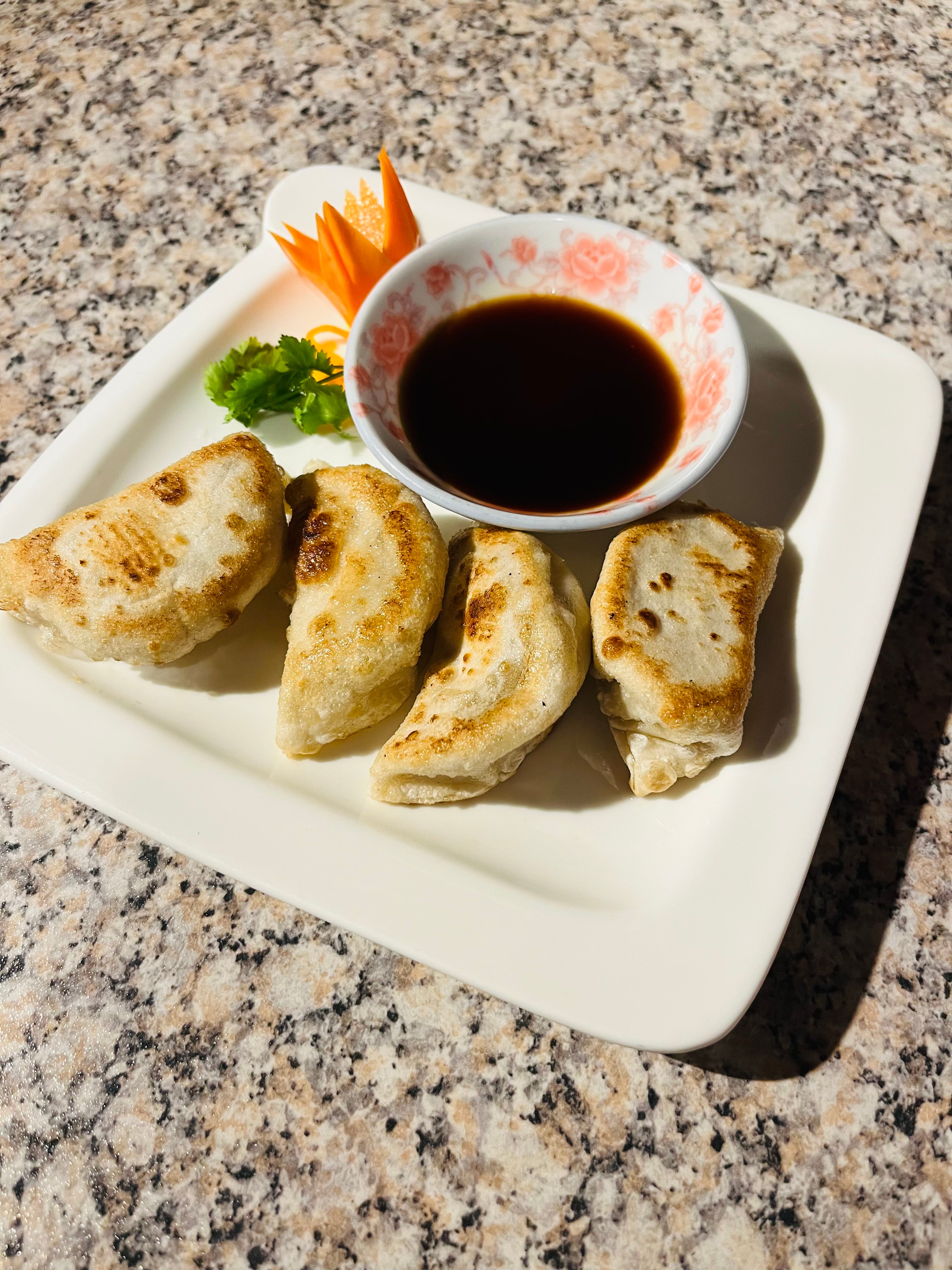 Pan Fried Pork Dumplings (4 Pieces)