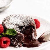 Molten chocolate cake